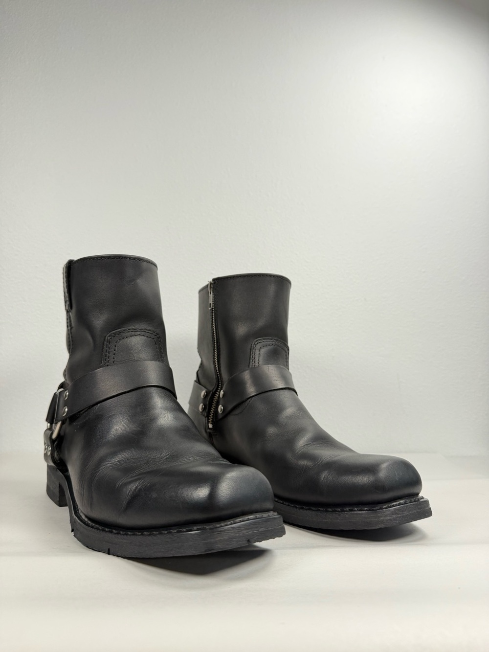 Bates Men’s Harness Boots Size 10.5 Wide - Black Leather Side Zip Vibram Soles